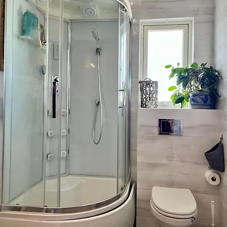 Apartment Idyllisk Rekreasjonsleilighet Naer Sjo *